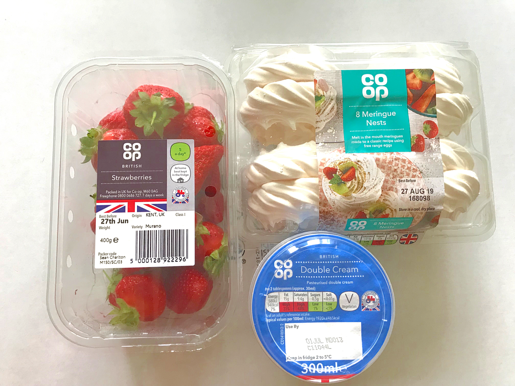 a picture of strawberries, cream and Meringues