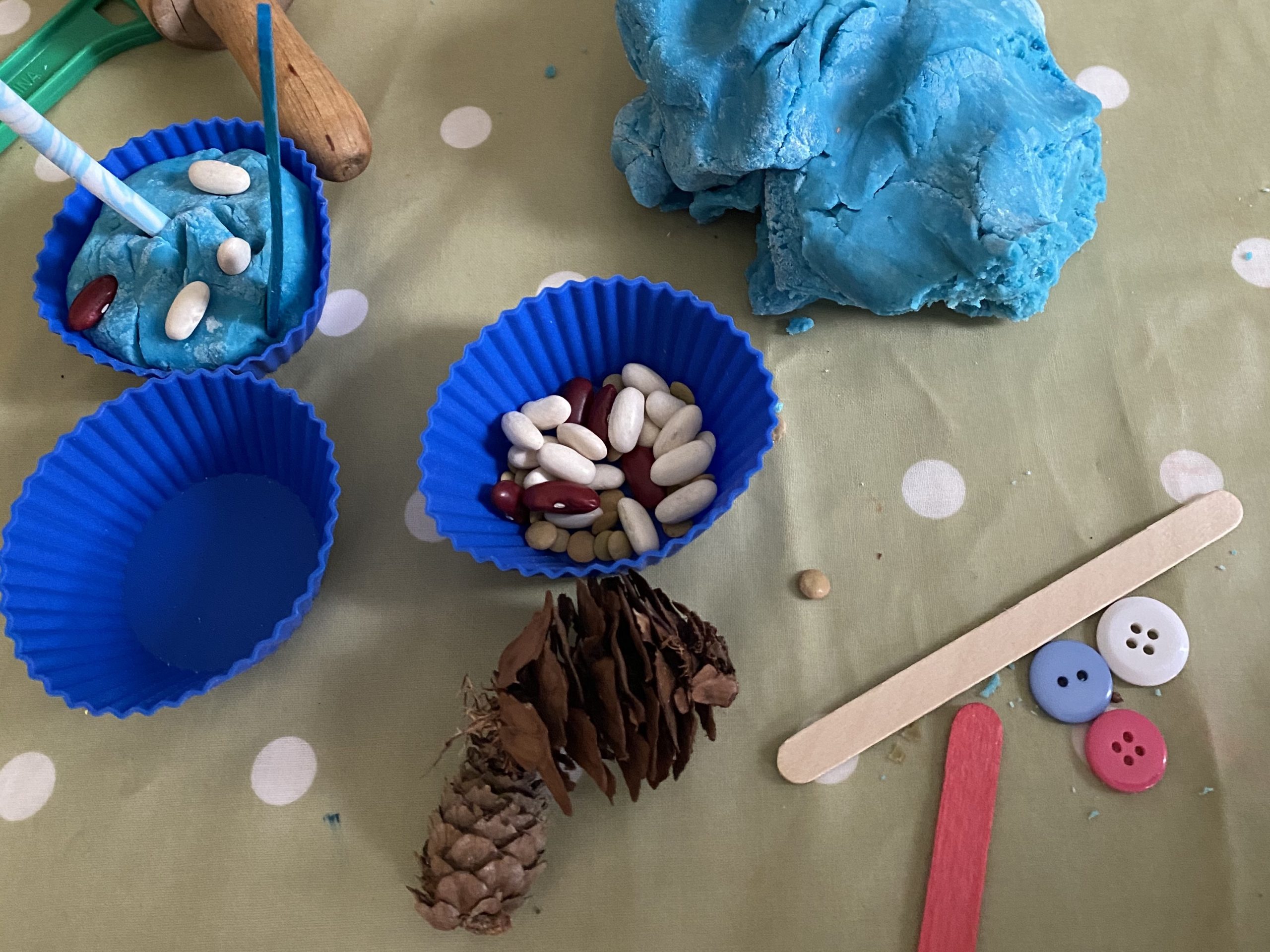 playdough birthday cakes