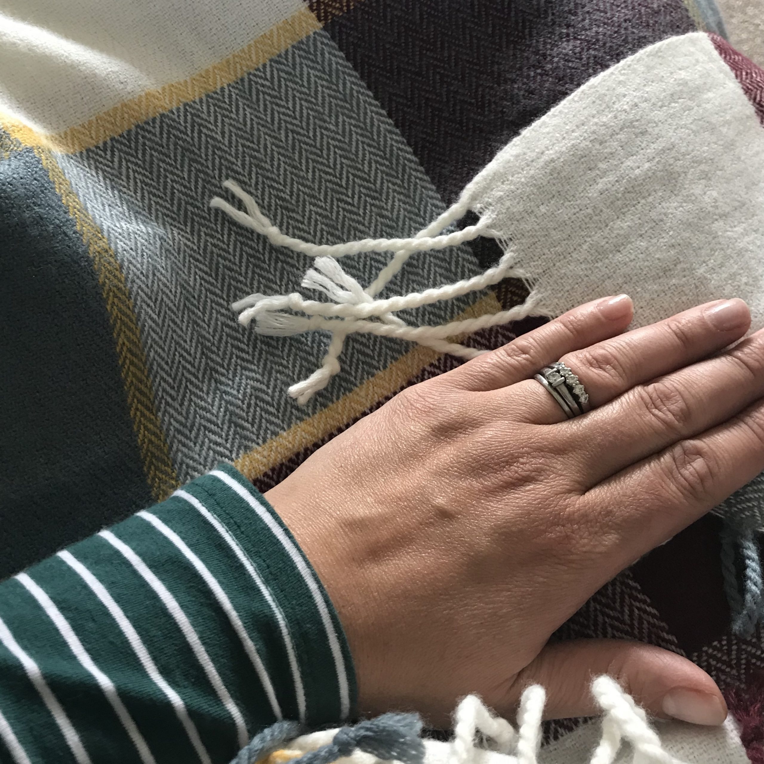 How to decorate a home for Autumn with a photo of sitting under a blanket