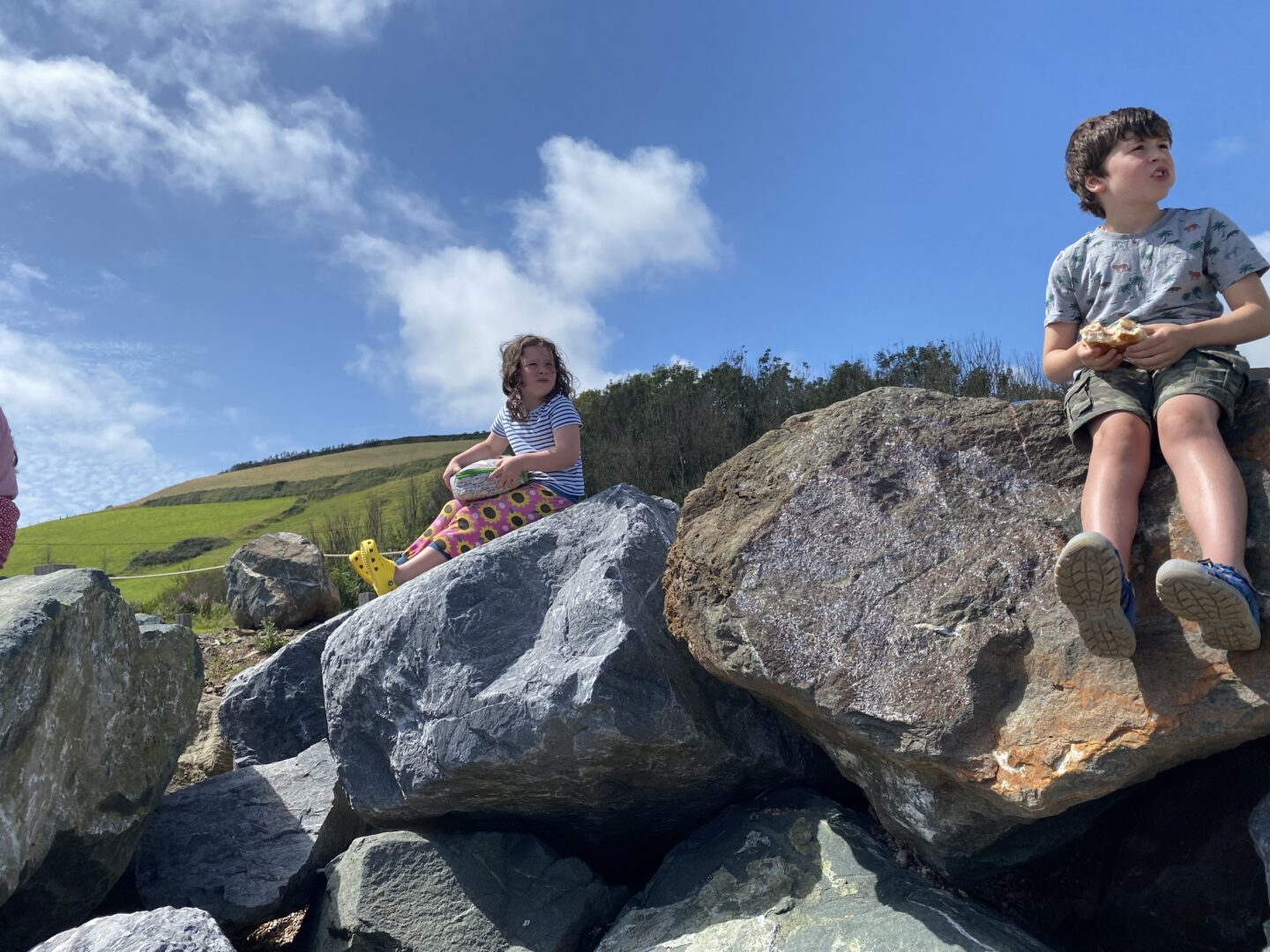 2 kids on the rocks